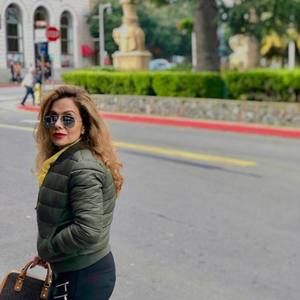 Meet your Posher, Lili